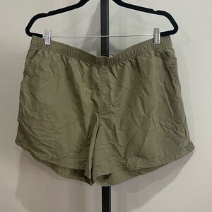 Columbia Army Green Pull On Shorts Size XL